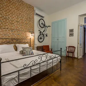 Doors Meidan Design טביליסי